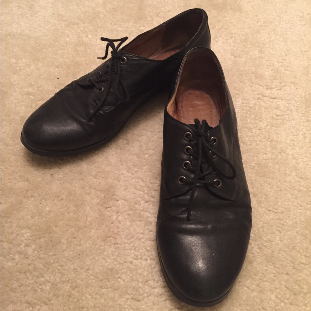 Black Oxford shoes